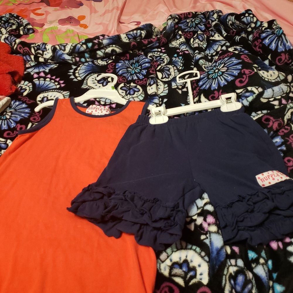 Matching Sets - Picture 4 of 4